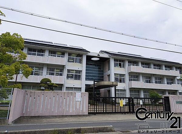 上牧町立上牧第三小学校まで500m