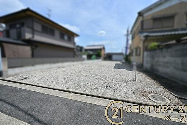 ■現地撮影写真■ 建築条件なしのため、ご希望のハウスメーカーで建築可能です！
