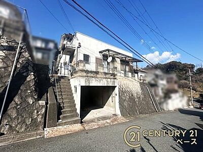外観:■現地撮影写真■JR関西本線「王寺駅」まで徒歩18分!内装リフォーム済みでシャッター付きガレージ付きです!お気軽にお問い合わせください。 外観:■現地撮影写真■JR関西本線「王寺駅」まで徒歩18分!内装リフォーム済みでシャッター付きガレージ付きです!お気軽にお問い合わせください。