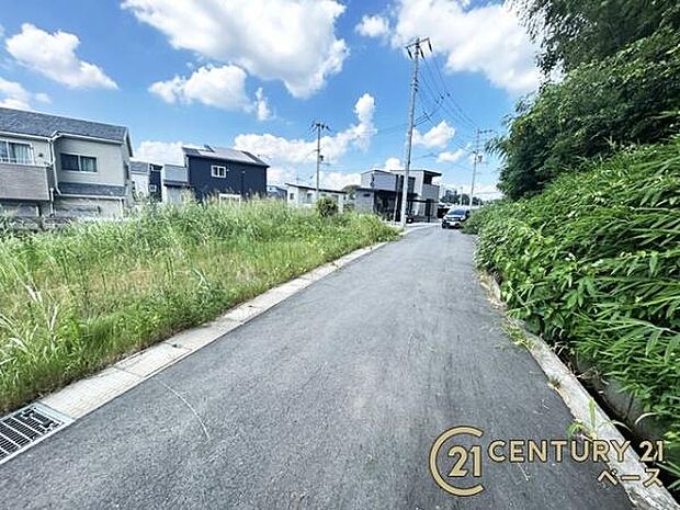 ■現地撮影写真■ 前面道路は4m以上!