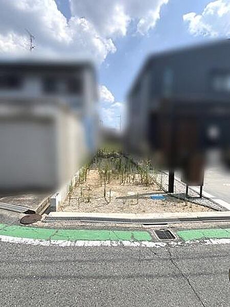 ■現地撮影写真■ 建築条件なしのため、ご希望のハウスメーカーで建築可能です！