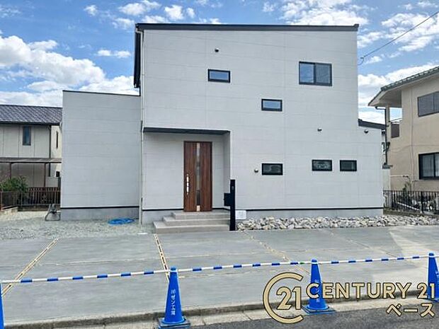 ■現地撮影写真■複合商業施設「イオンモール大和郡山」まで約1．9キロと毎日のお買い物も近くて便利！