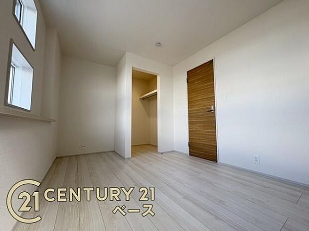 ■現地撮影写真■日当たりのよい明るい雰囲気の洋室です!