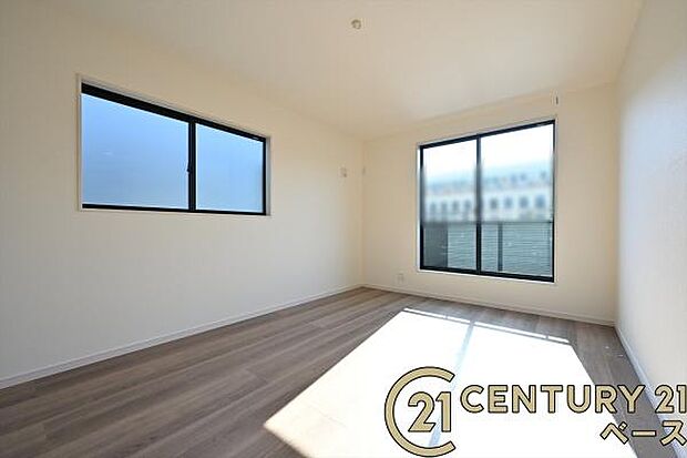 ■現地撮影写真■日当たりのよい明るい雰囲気の洋室です!