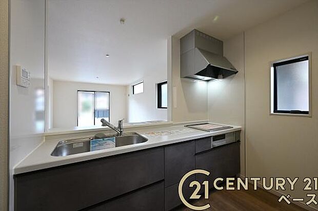 ■収納力と使いやすさを追求したシステムキッチンです!■