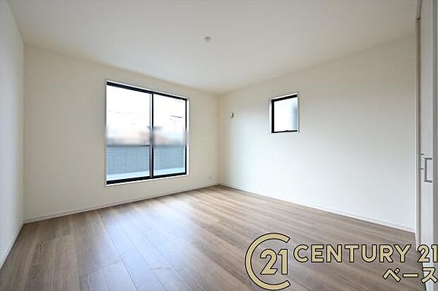 ■日当たりのよい明るい雰囲気の洋室です!■