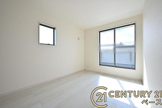 ■日当たりのよい明るい雰囲気の洋室です!■