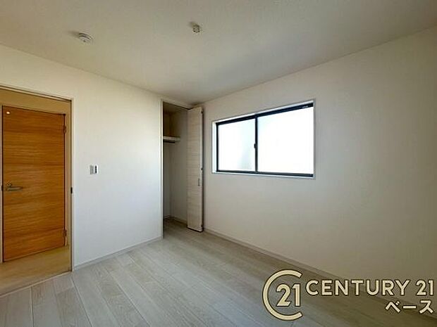 ■現地撮影写真■優しい色合いでまとめられた洋室!どんな家具も合いそうですね!