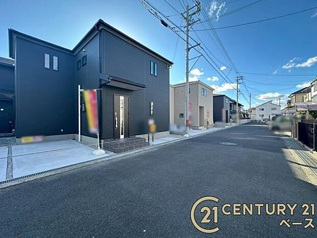 ■現地撮影写真■前面道路は広々しており、お車の出し入れも楽々!