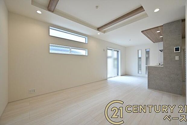 ■現地撮影写真■LDKの窓には二重サッシを採用!室内の冷暖房効率が高まり結露対策にも効果的!