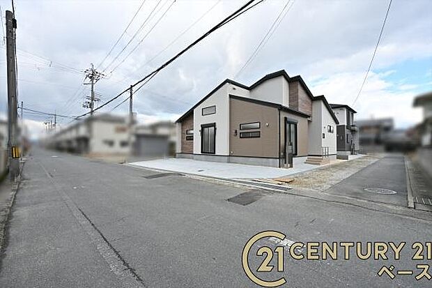 ■現地撮影写真■コンビニが徒歩圏内に近接しています。