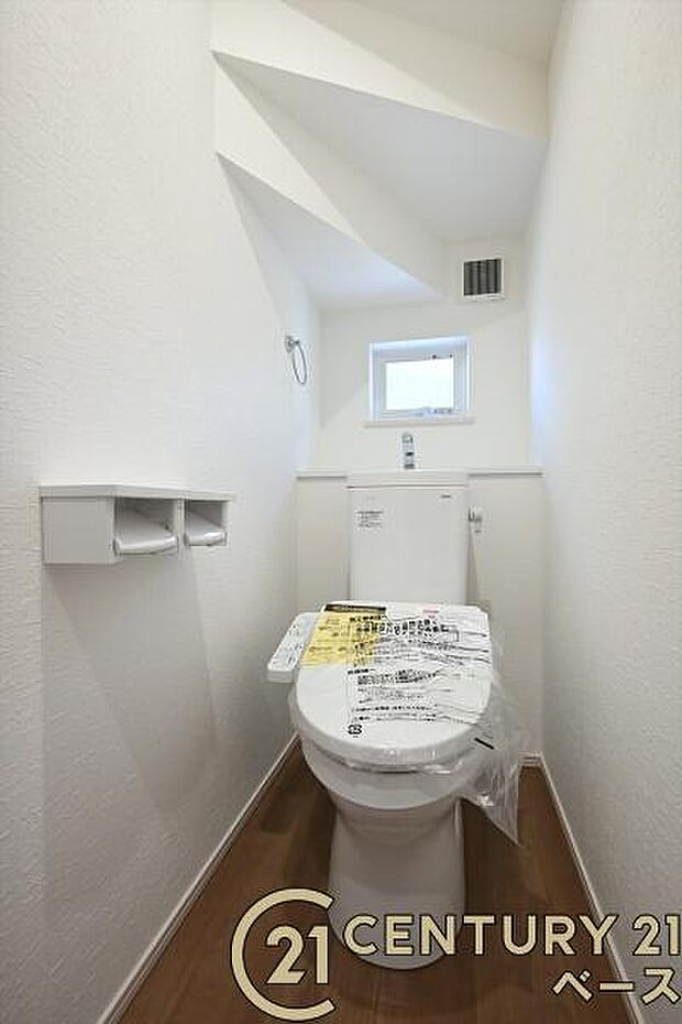 ■現地撮影写真■フチなし&トルネード洗浄でお掃除も楽らく!ウォシュレット付きです!