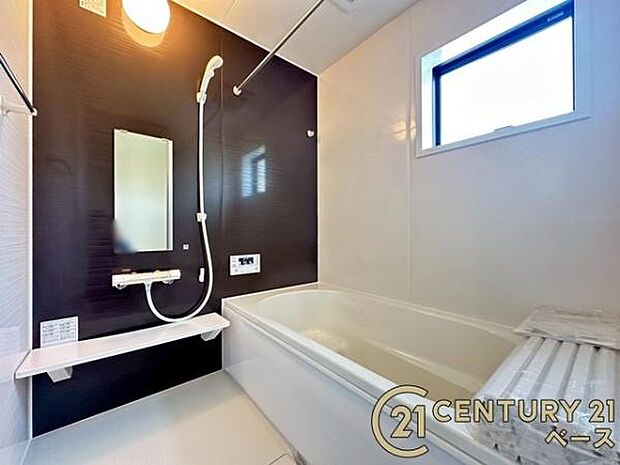 ■現地撮影写真■浴室暖房乾燥機を完備!ゆったりした浴槽での入浴は疲れも癒してくれます!