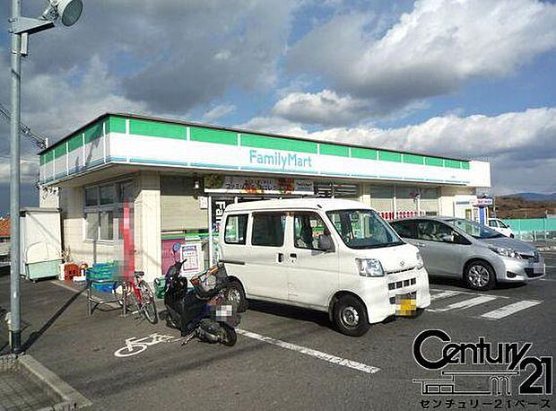 ファミリーマートならやま大通り店まで1027m