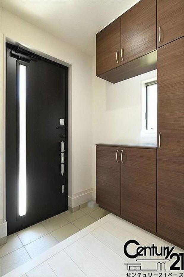 ■玄関には大容量シューズボックスを完備!■