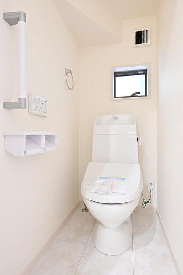 ■フチなし&トルネード洗浄でお掃除も楽らく!ウォシュレット付きです!■