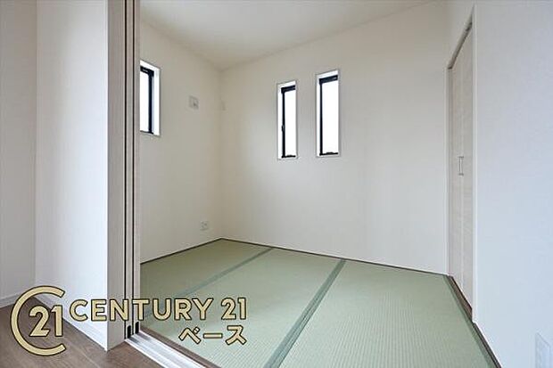 ■現地撮影写真■和室にも便利な収納スペースを完備!