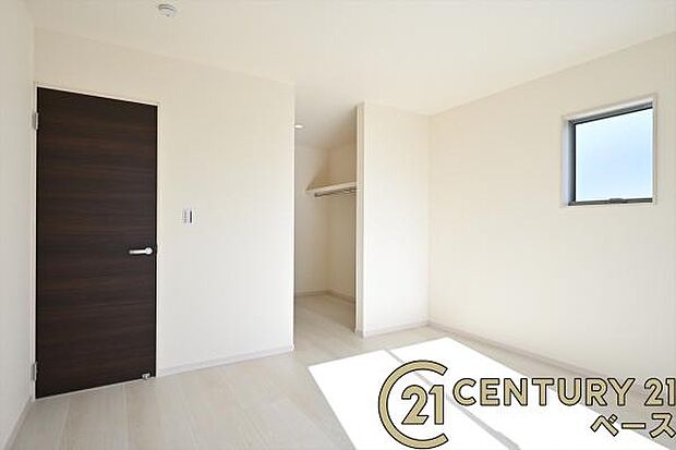 ■現地撮影写真■使い勝手の良い広々とした洋室です!