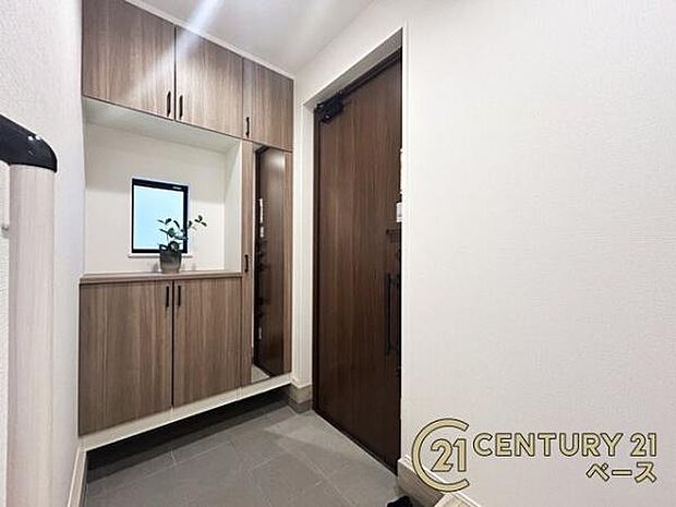 ■玄関には大容量シューズボックス完備!■