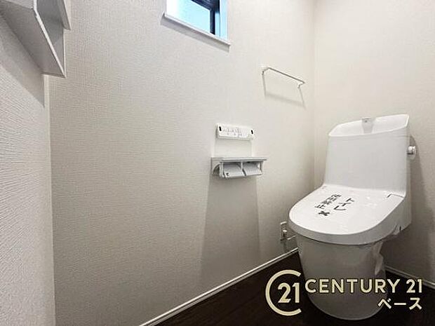 ■1・2階ともに『節水省エネ仕様シャワートイレ』を採用しています!■