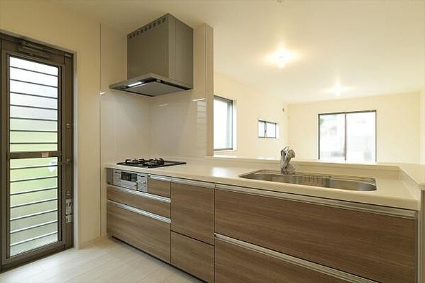 ■収納力と使いやすさを追求したシステムキッチンです!■