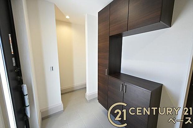 ■玄関には大容量シューズボックスを完備!■