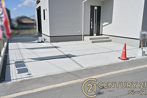 ■現地撮影写真■駐車スペース2台分完備!