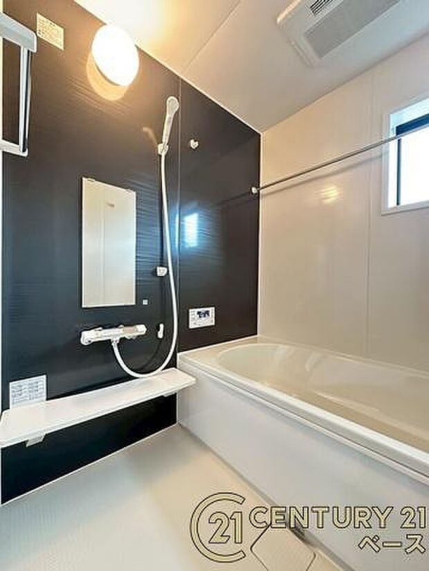 ■現地撮影写真■浴室暖房乾燥機を完備!ゆったりした浴槽での入浴は疲れも癒してくれます!