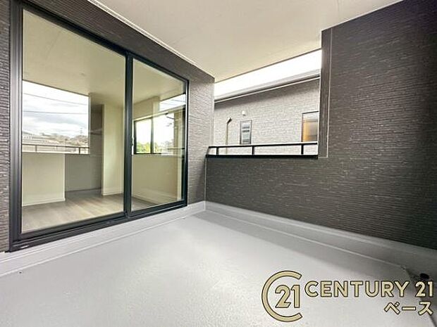 ■現地撮影写真■インナーバルコニーで急な雨でも安心です!