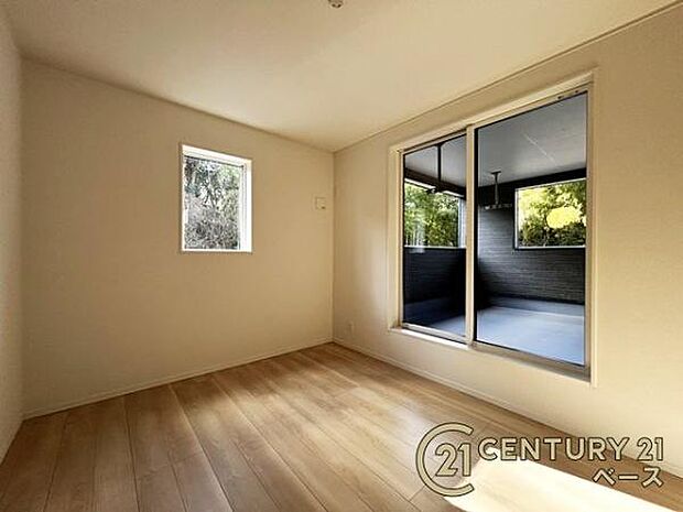 ■バルコニーに面した開放感のあるお部屋です!