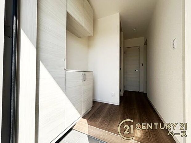 ■玄関には大容量シューズボックスを完備!■