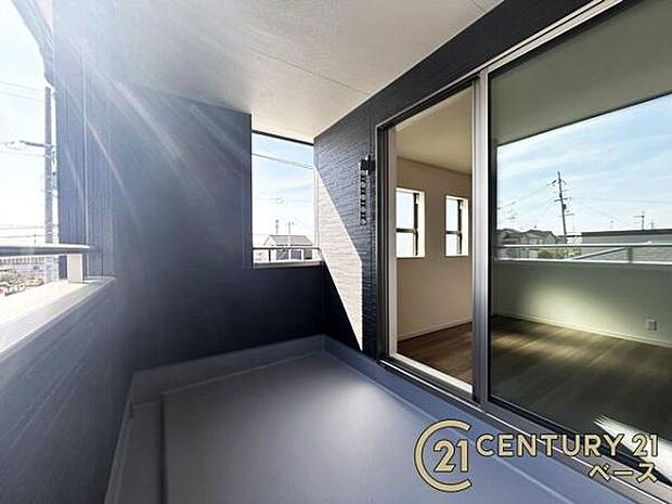 ■現地撮影写真■インナーバルコニーで急な雨でも安心です!