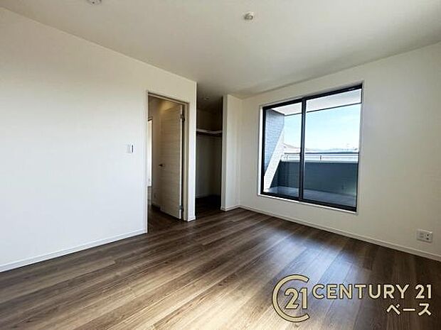 ■日当たりのよい明るい雰囲気の洋室です!■