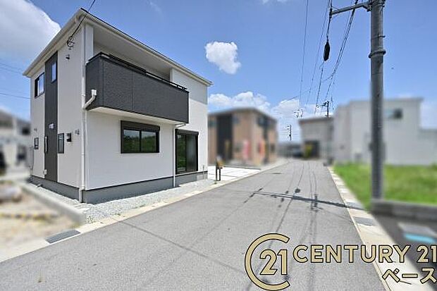■現地撮影写真■小・中学校まで徒歩圏内とお子様の通学も安心!