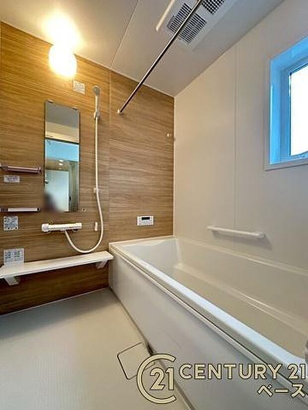 ■現地撮影写真■浴室暖房乾燥機を完備!ゆったりした浴槽での入浴は疲れも癒してくれます!