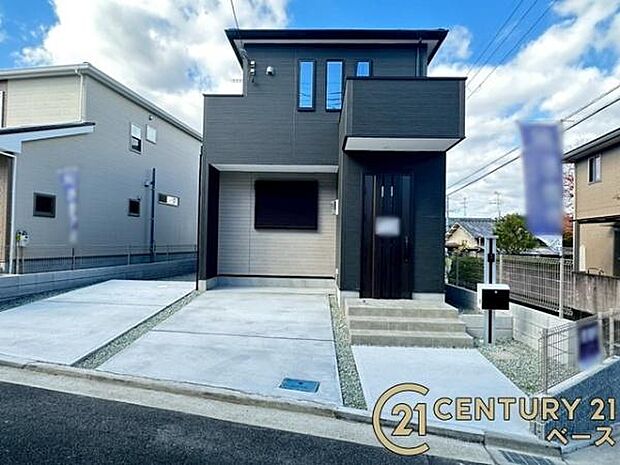 ■現地撮影写真■駐車スペース2台分完備!