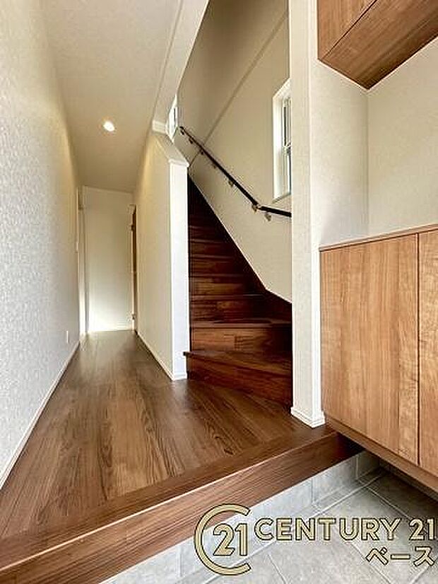 ■現地撮影写真■こちらは玄関から見た廊下部分です!