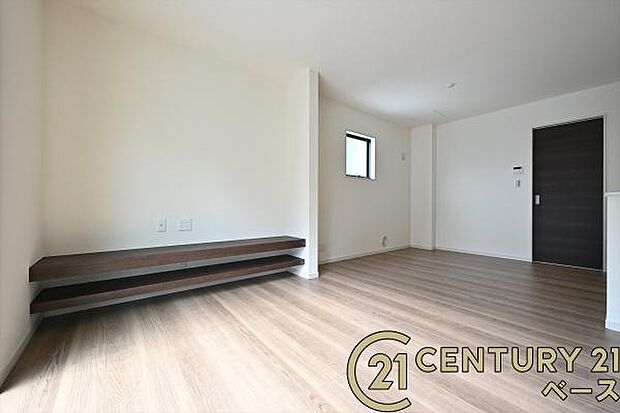 ■現地撮影写真■大きな窓から柔らかい光が射し込みます!