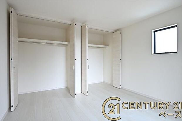 ■現地撮影写真■収納スペース付きで整理整頓も楽々!