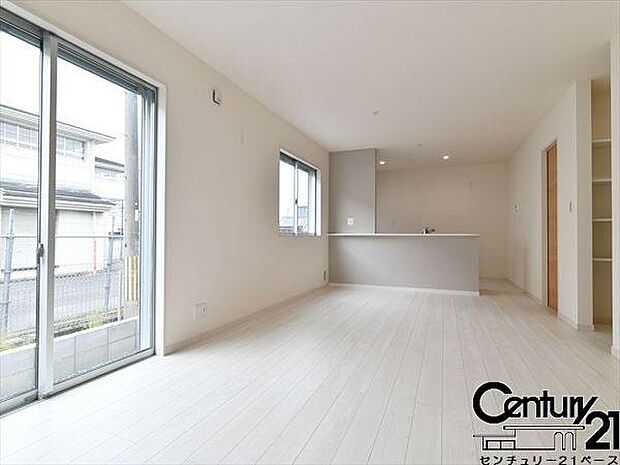 ■ペアガラス使用で結露の心配もありません!■