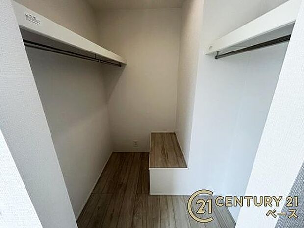 ■広々としたWICを完備!大きな荷物も楽々収納!