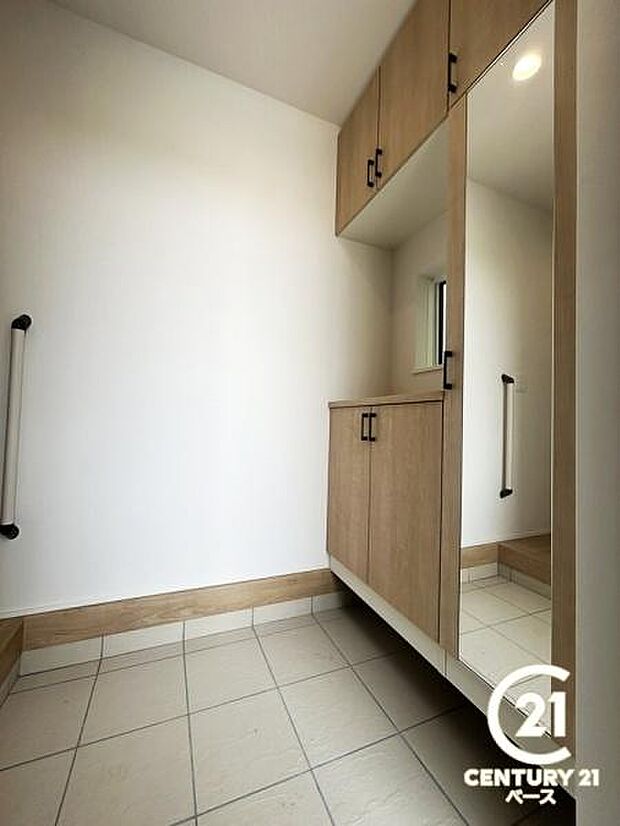 ■玄関には大容量シューズボックス完備!■