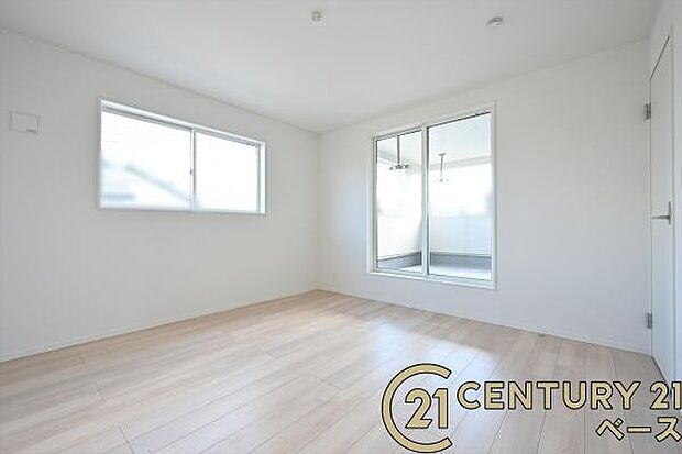 ■現地撮影写真■日当たりのよい明るい雰囲気の洋室です!