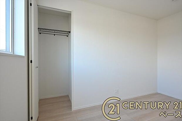 ■現地撮影写真■収納スペース付きで整理整頓も楽々!