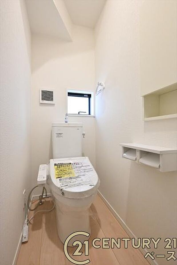 ■現地撮影写真■フチなし&トルネード洗浄でお掃除も楽らく!ウォシュレット付きです!