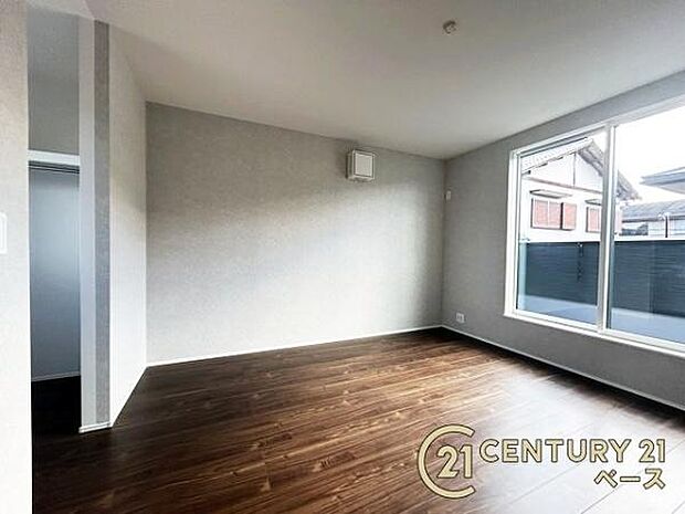 ■バルコニーに面した開放感のあるお部屋です!