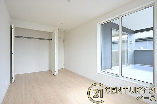 ■冬物のコートや季節のものなどたくさんしまえる広さ!■