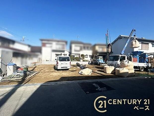落ち着いた雰囲気の住居エリアに位置する南向きの物件です!