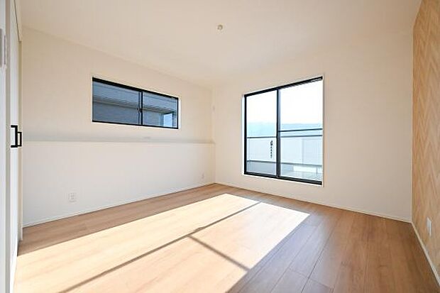 ■バルコニーに面した開放感のあるお部屋です！