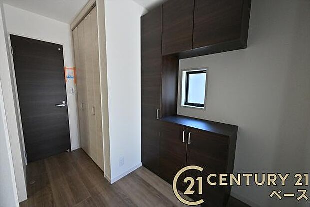 ■玄関には大容量シューズボックスを完備!■